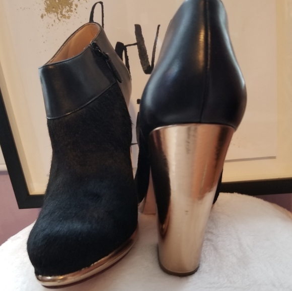 Shoes - Picture 2 of 5